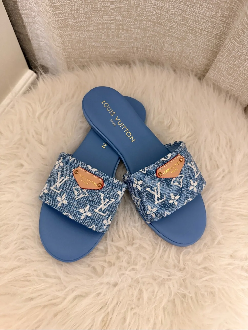 Louis Vuitton Blue Monogram Denim Slide Sandals with Gold Plaque 39 that's(8.5 )